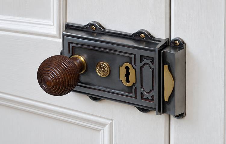 Concealed Rose Rim Door Knob on a rim lock