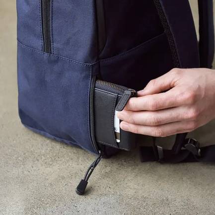 External Laptop Sleeve: An easy access compartment means no more rifling through your bag before a meeting.