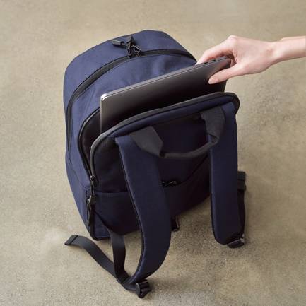 External Laptop Sleeve: An easy access compartment means no more rifling through your bag before a meeting.