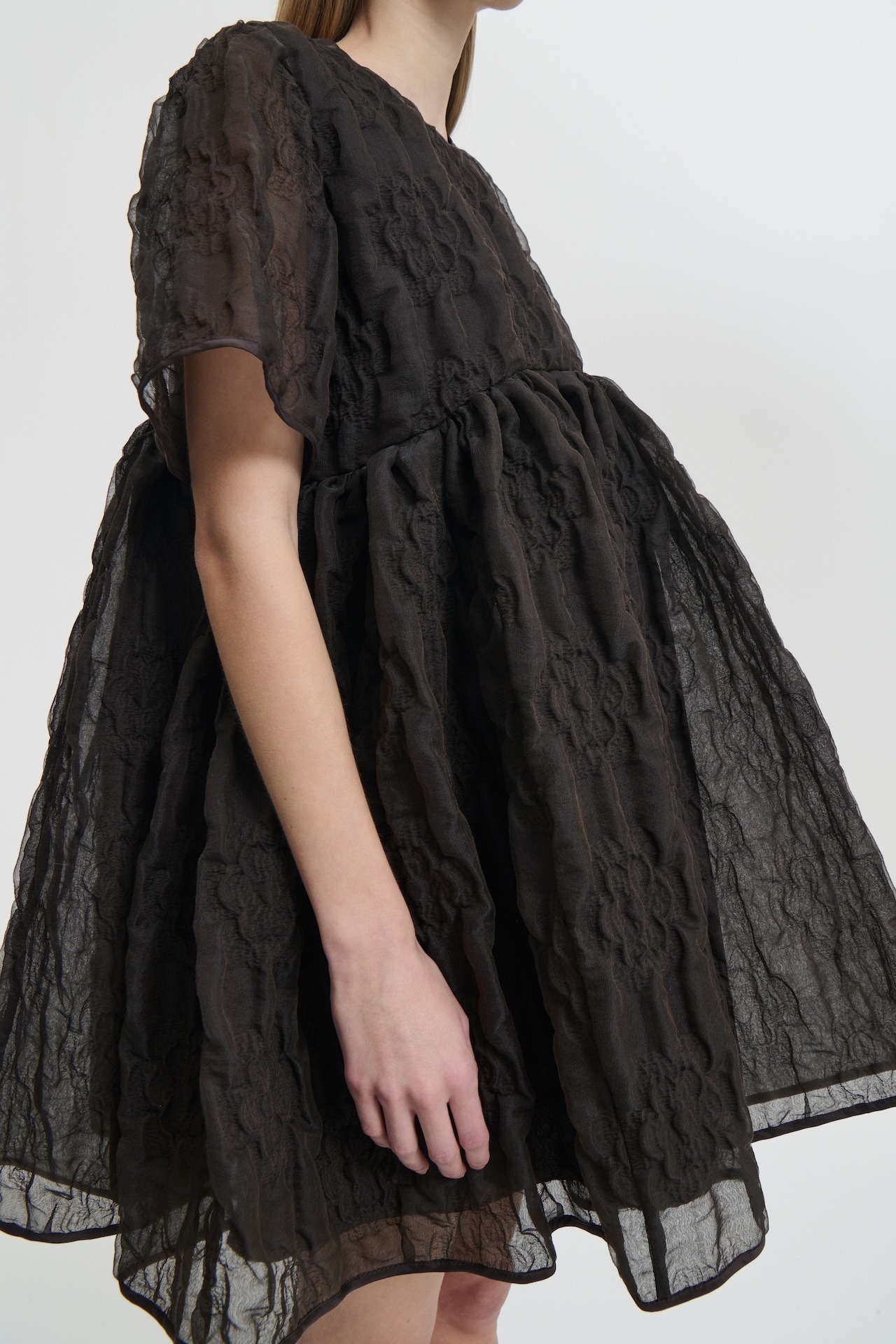 BRITNEY | DRESS AVENS MATELASSÉ SOIL BROWN