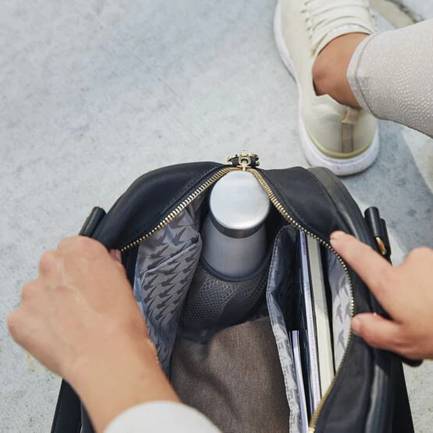 Easy Laptop Access: An external laptop compartment means no more rifling through your bag at TSA.