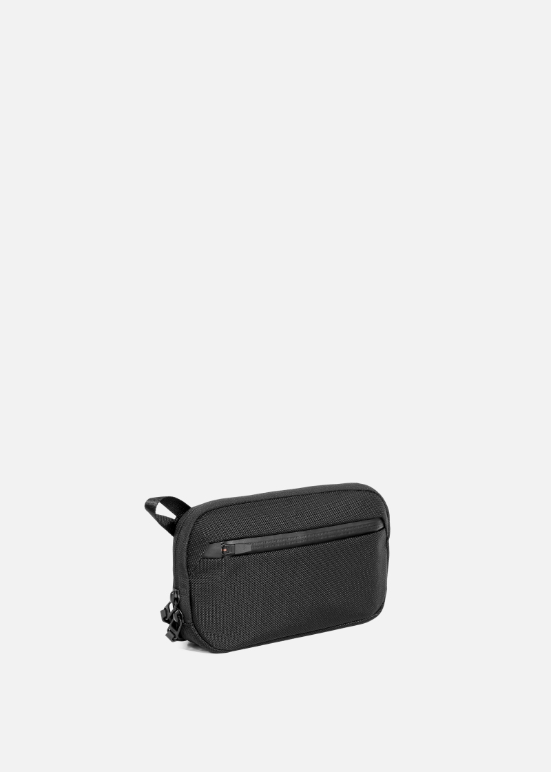 Pouches – Aer