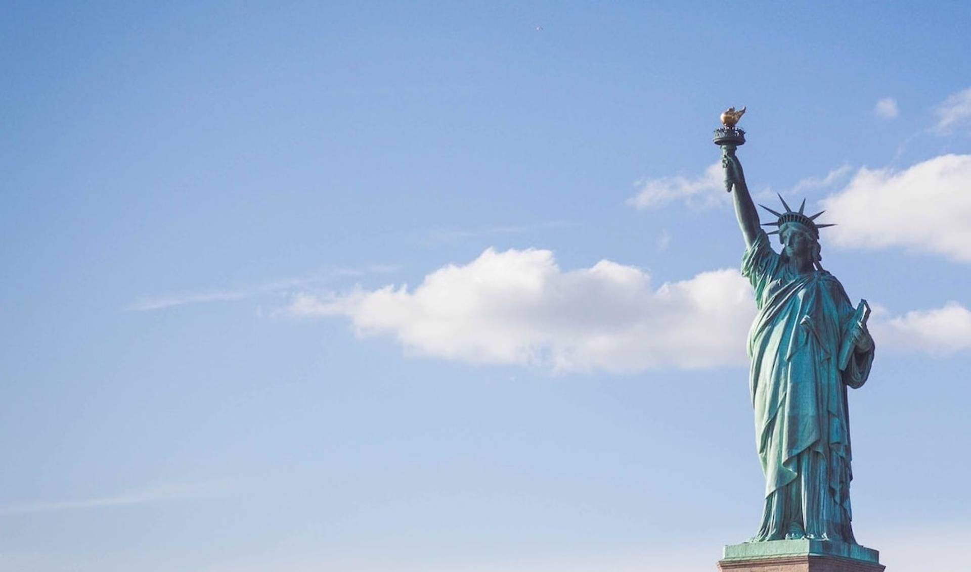 Statue of Liberty to represent where to buy e-bikes in New York
