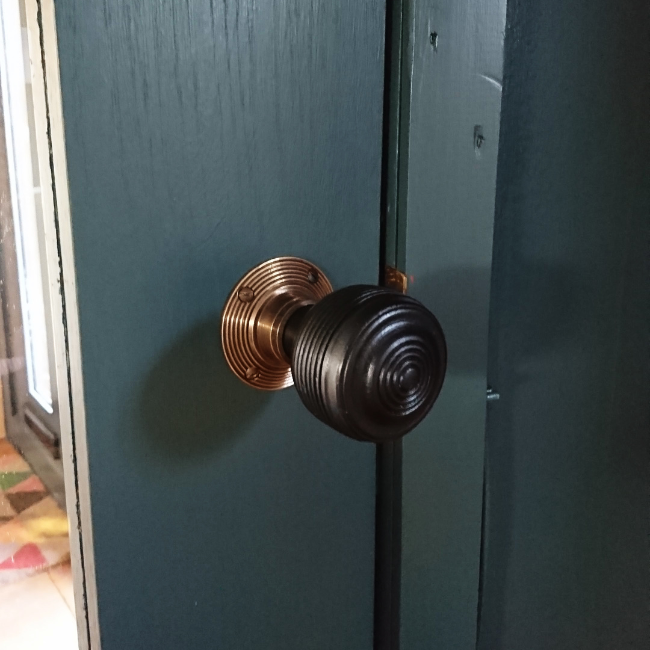 Beehive Door Knobs, Rosewood & Ebonised