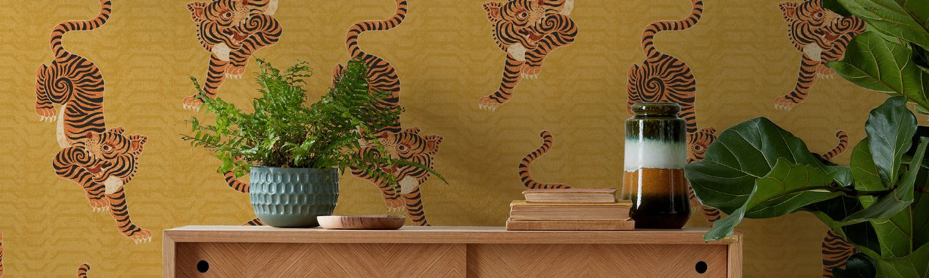 tibetan tiber wallpaper behind desk