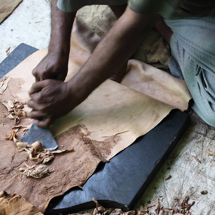 Leather-Craftwork_4_750x750.jpg