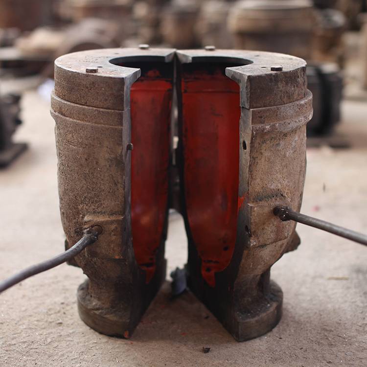 Traditional-Glass-Making_4_750x750.jpg