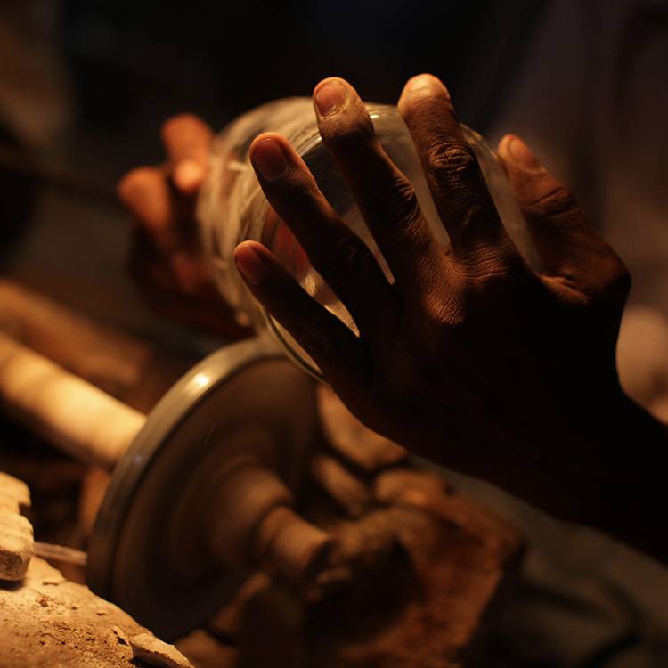 Traditional-Glass-Making_5_750x750.jpg
