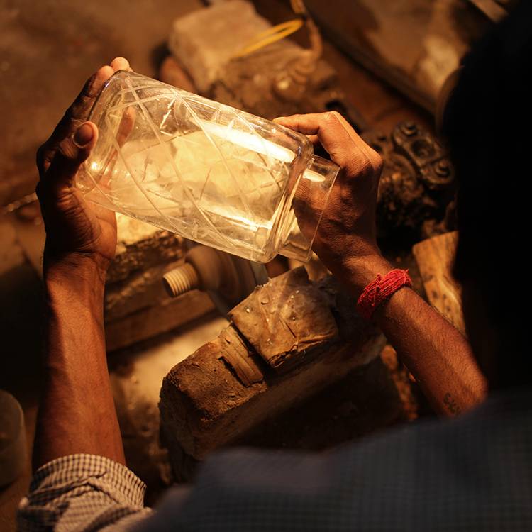 Traditional-Glass-Making_6_750x750.jpg