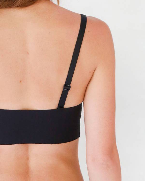 Premium bras only ‼️😍😍 Side note: Branded slightly bra Size: 40DD PRICE:  #12,500 . . 🌸Delivery may take upto 3 days.