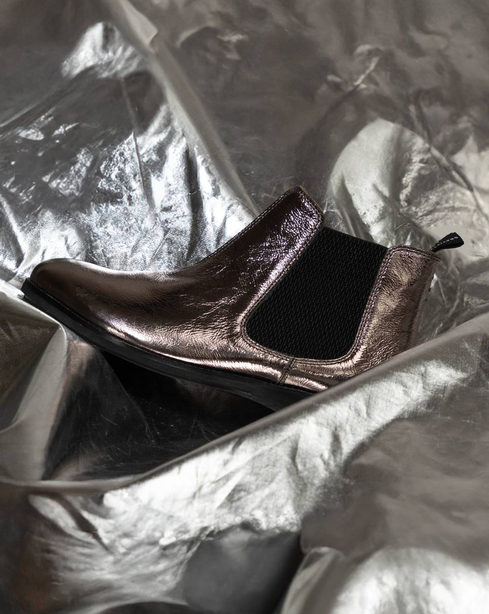 Chelsea Rise Black Tumble