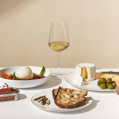 Classic Dinner Set - 16 Piece - Line