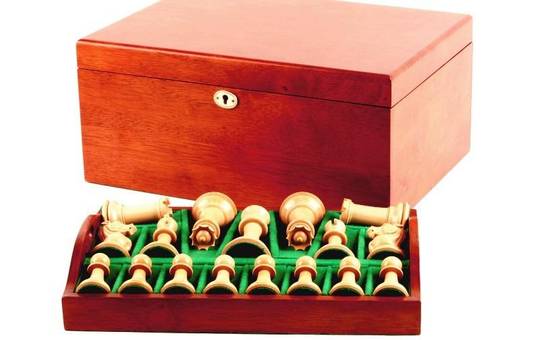 1890 Edition 4" Chess Pieces in Mahogany Casket