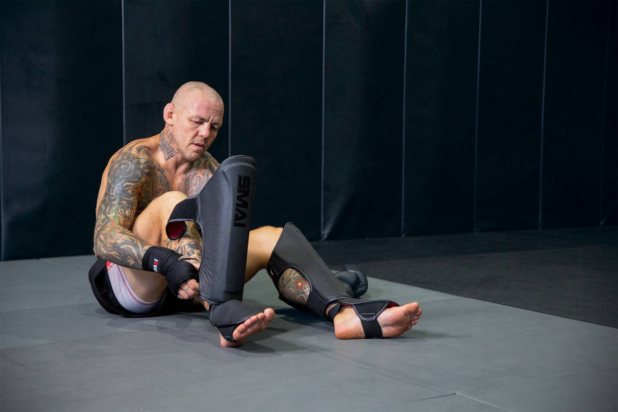 Elite85 Muay Thai Shin Guards - Black