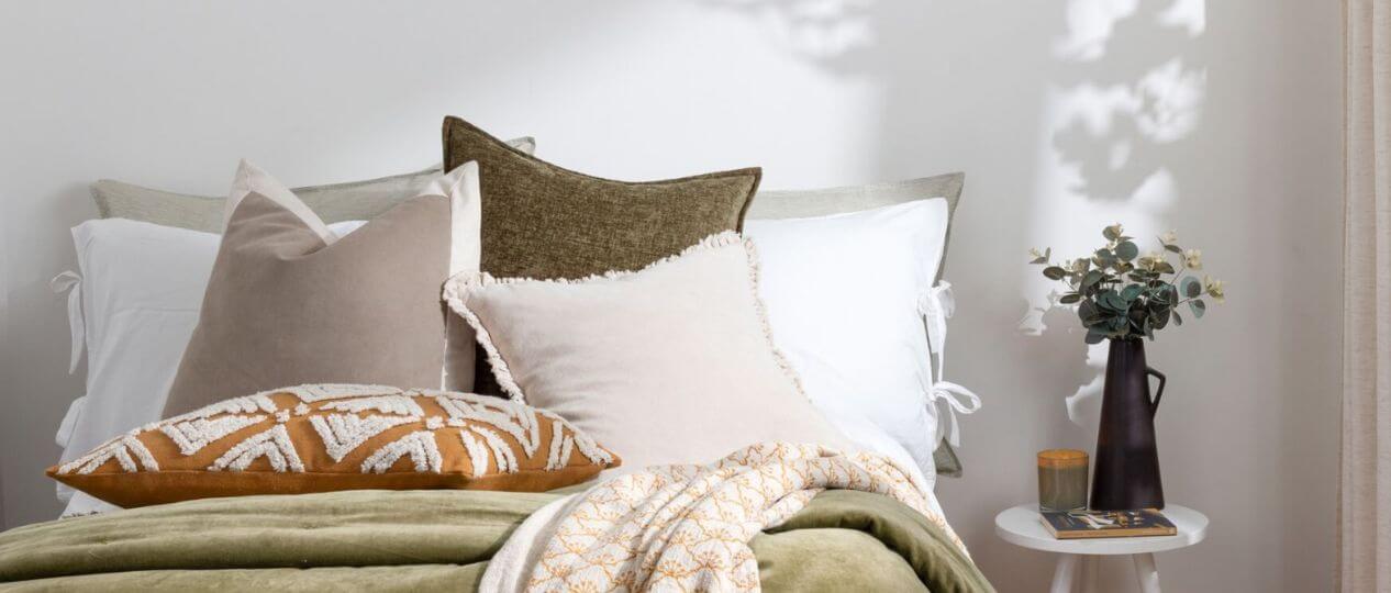 Bedroom scatter clearance cushions