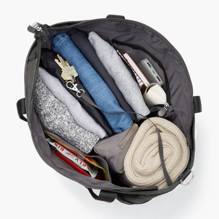 Easy Access Main Compartment: With a U-shaped zipper opening, the main compartment is made for easy packing and unpacking.