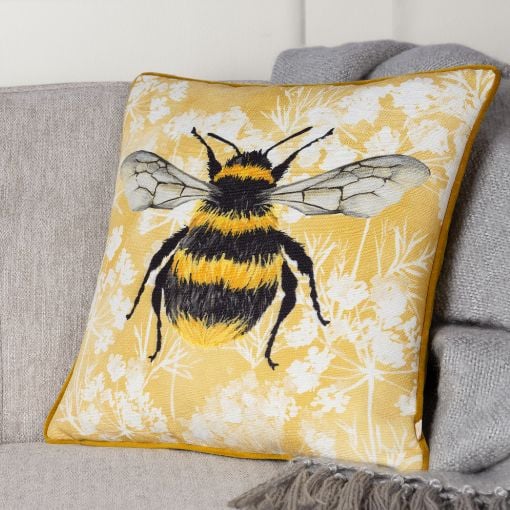 bee. Animal Cushions