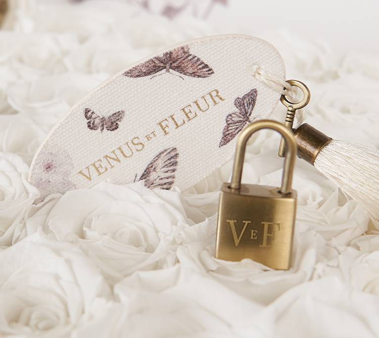Love Locks Trunk of Eternity Roses With Engraved Lock - Venus et