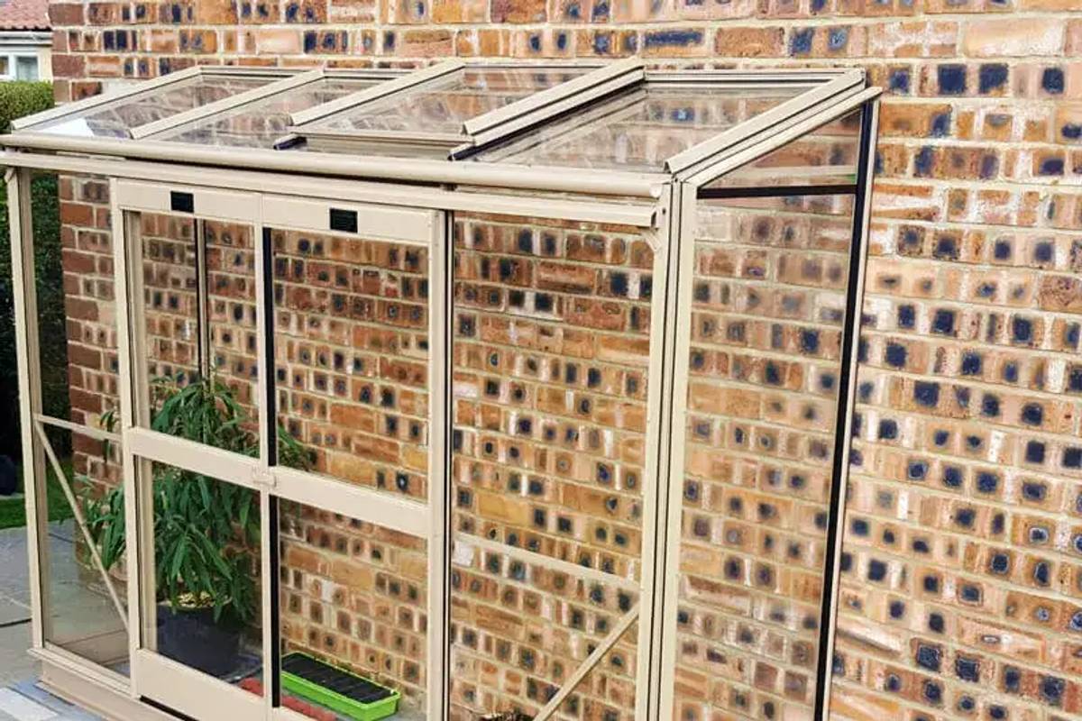 Easy Grow lean to greenhouse