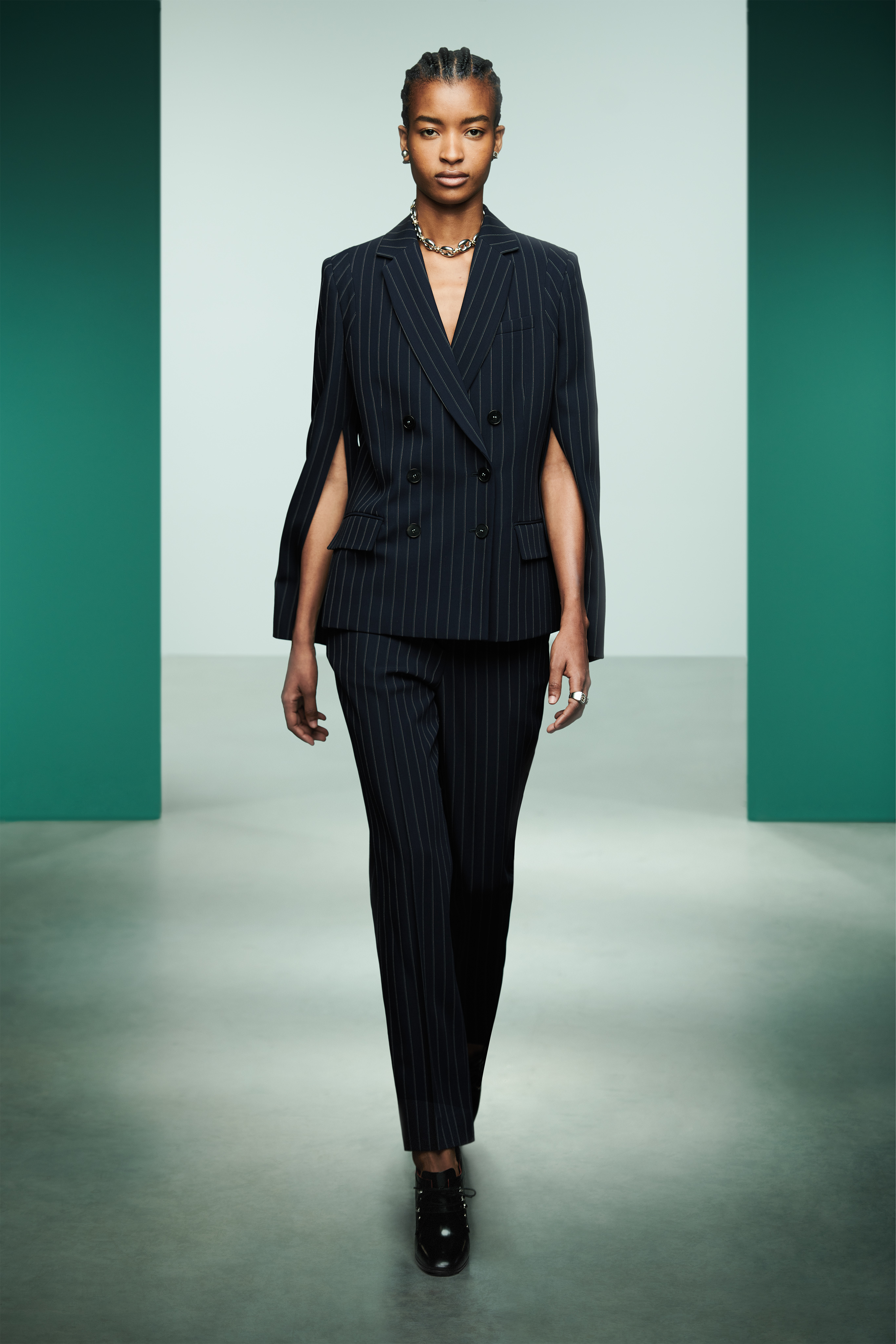 Pre-Fall 2022 image 19