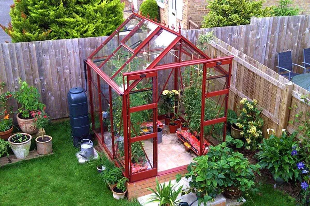 Streamline greenhouse with a red finish