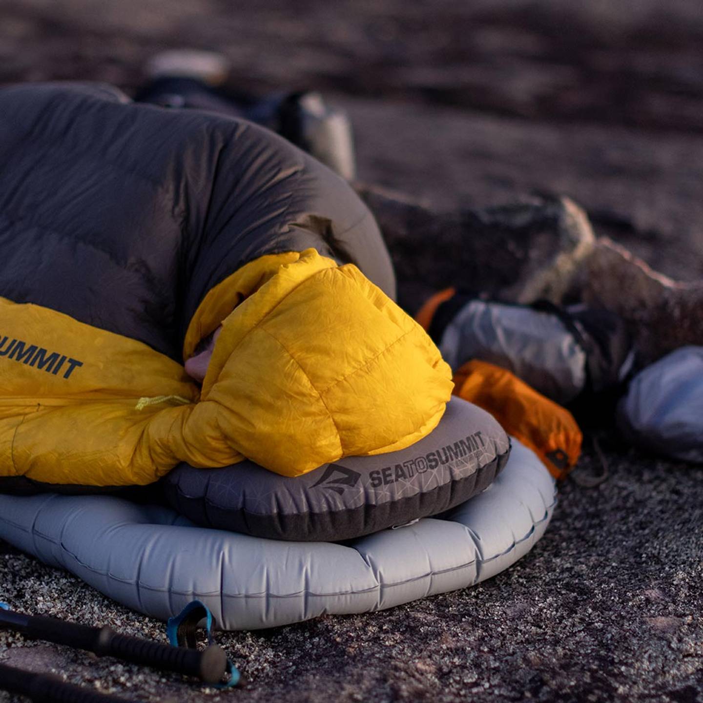 ULTRALIGHT & COMPACT CAMPING PILLOWS