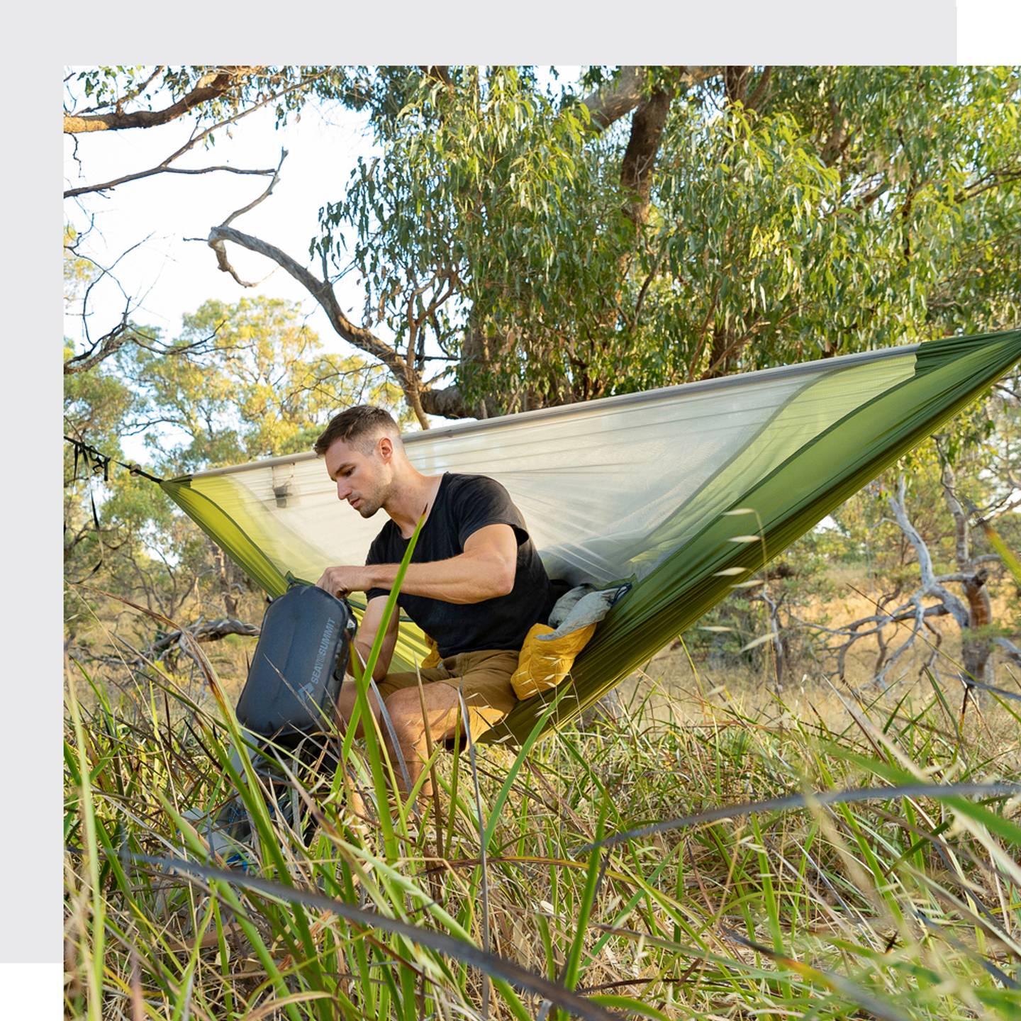VOUNOT Hanging Chair with 2 Cushions and Book Compartment, XXL Hanging VOUNOT Hanging Chair with 2 Cushions and Book Compartment, XXL Hanging