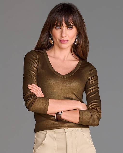 Model is wearing brown metallic three quarters length v-neck top