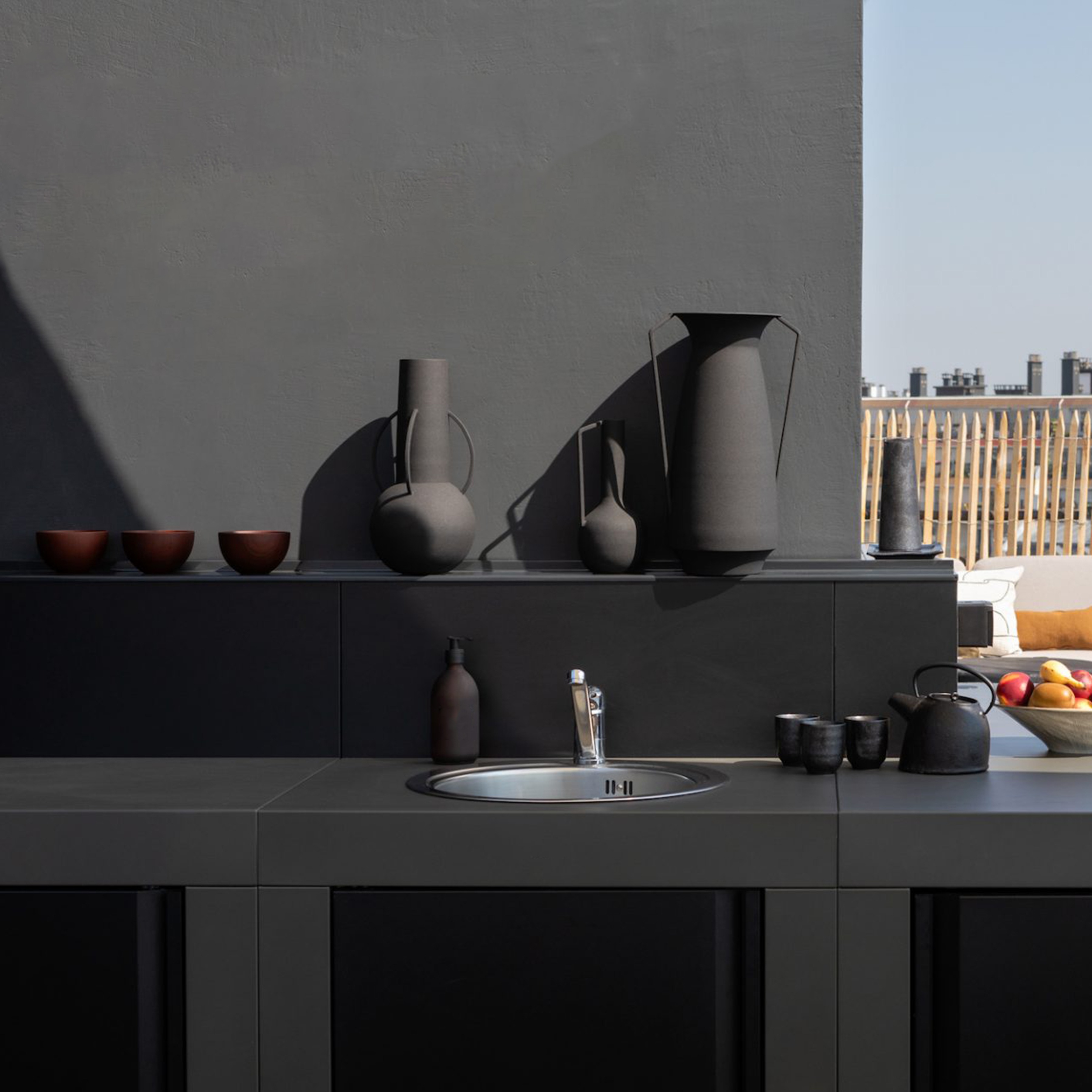 Muted Black – Soto