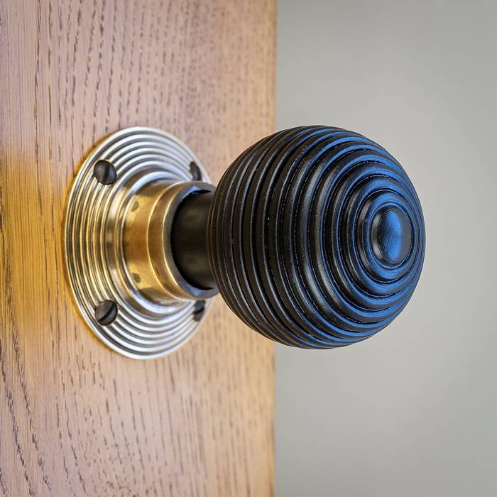 Door knobs vs door handles  Pros and Cons of choosing and installing