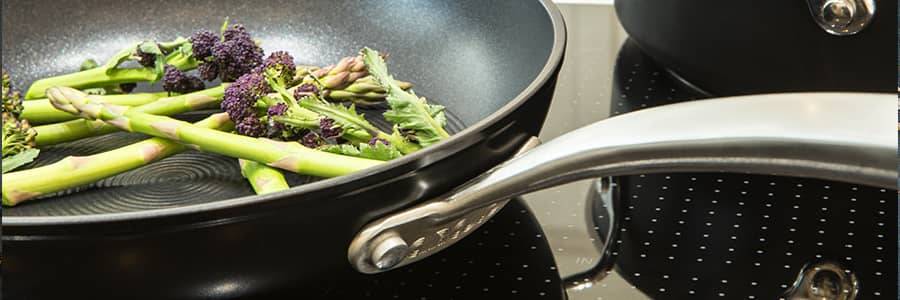 Circulon non-stick frying pans & skillet pans feature Hi-Low grooved interior, so food won't stick - guaranteed