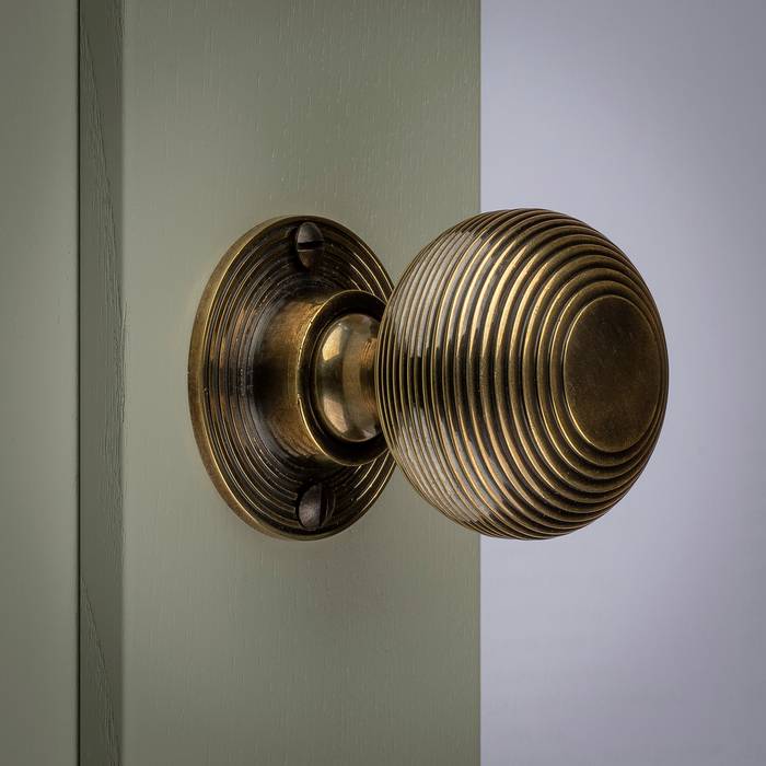 Edwardian Oval Door Knobs Polished Nickel