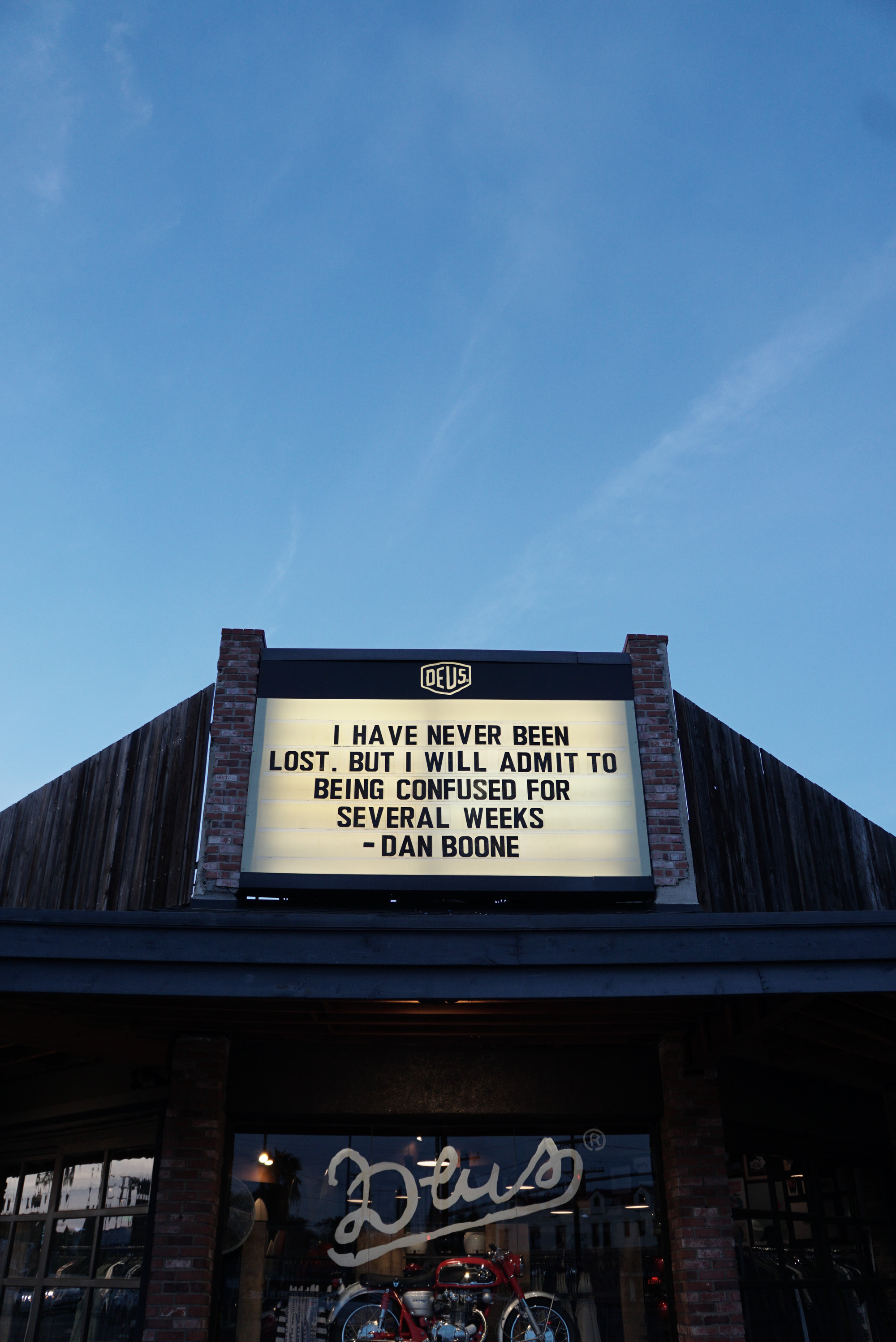 Deus Ex Machina California shop ディスプレイ額装 DEUS EX MACHINA Deus Ex Machina California shop ディスプレイ額装 DEUS EX MACHINA