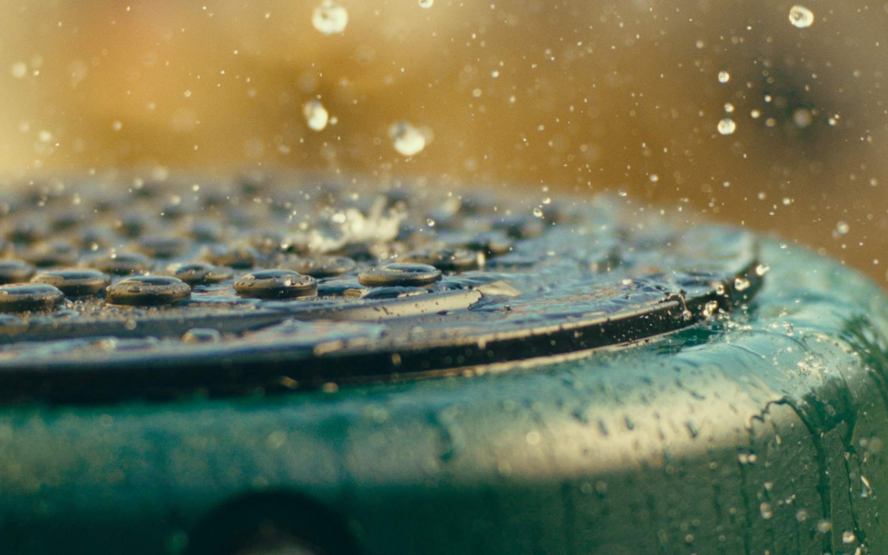 Water Tanks Lid in Situ  Advert