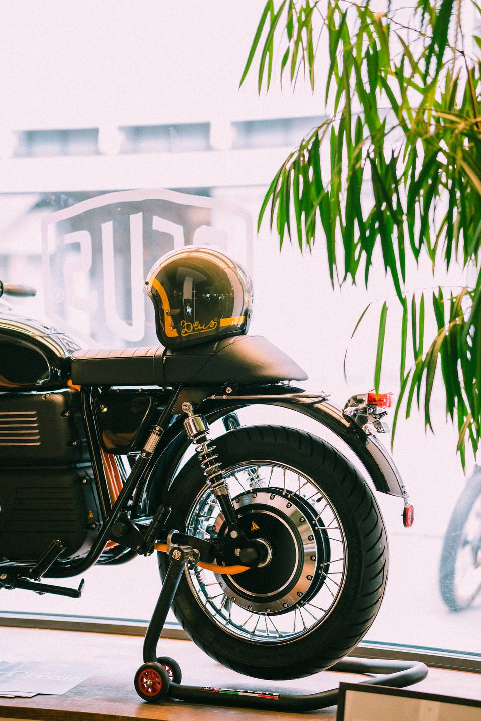 Store & TakeAway Deus Zurich Deus Ex Machina Australia