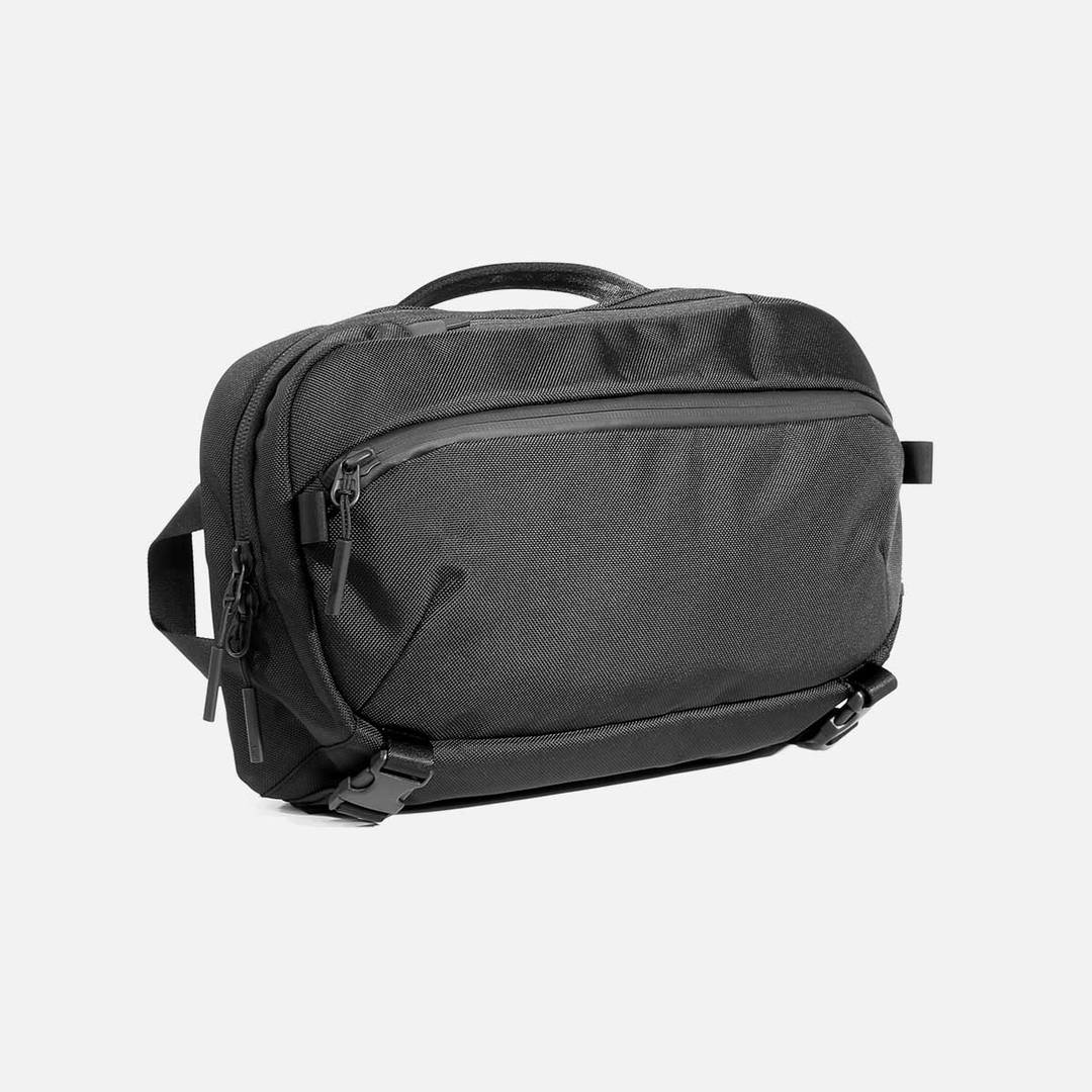 Aer Travel Sling 2 Black - Front 3/4 View