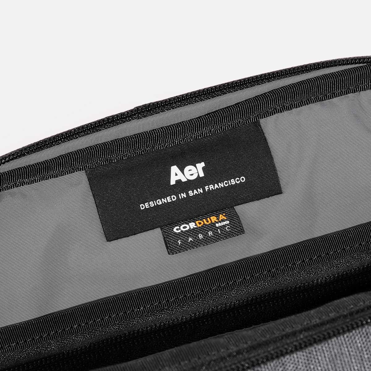 バッグ AER Day Sling 3 Max X-Pac Day Sling 3 Max X-Pac – Aer