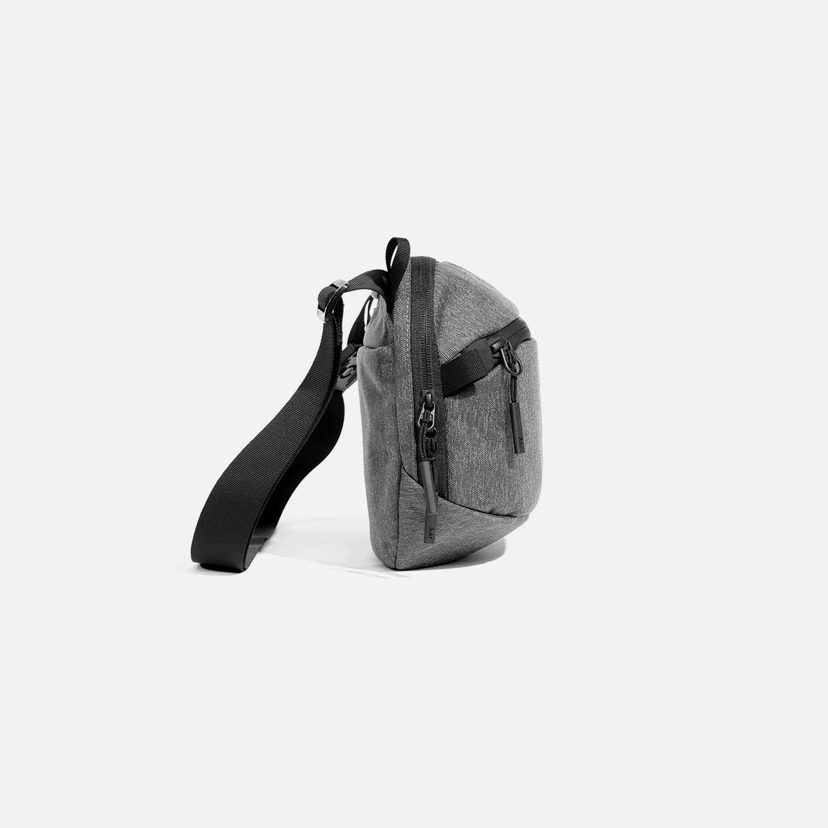 Aer Day Sling 3 エアー　スリングバッグ　ボディバッグ Day Sling 3 Black | Aer ｜ エアー公式通販サイト