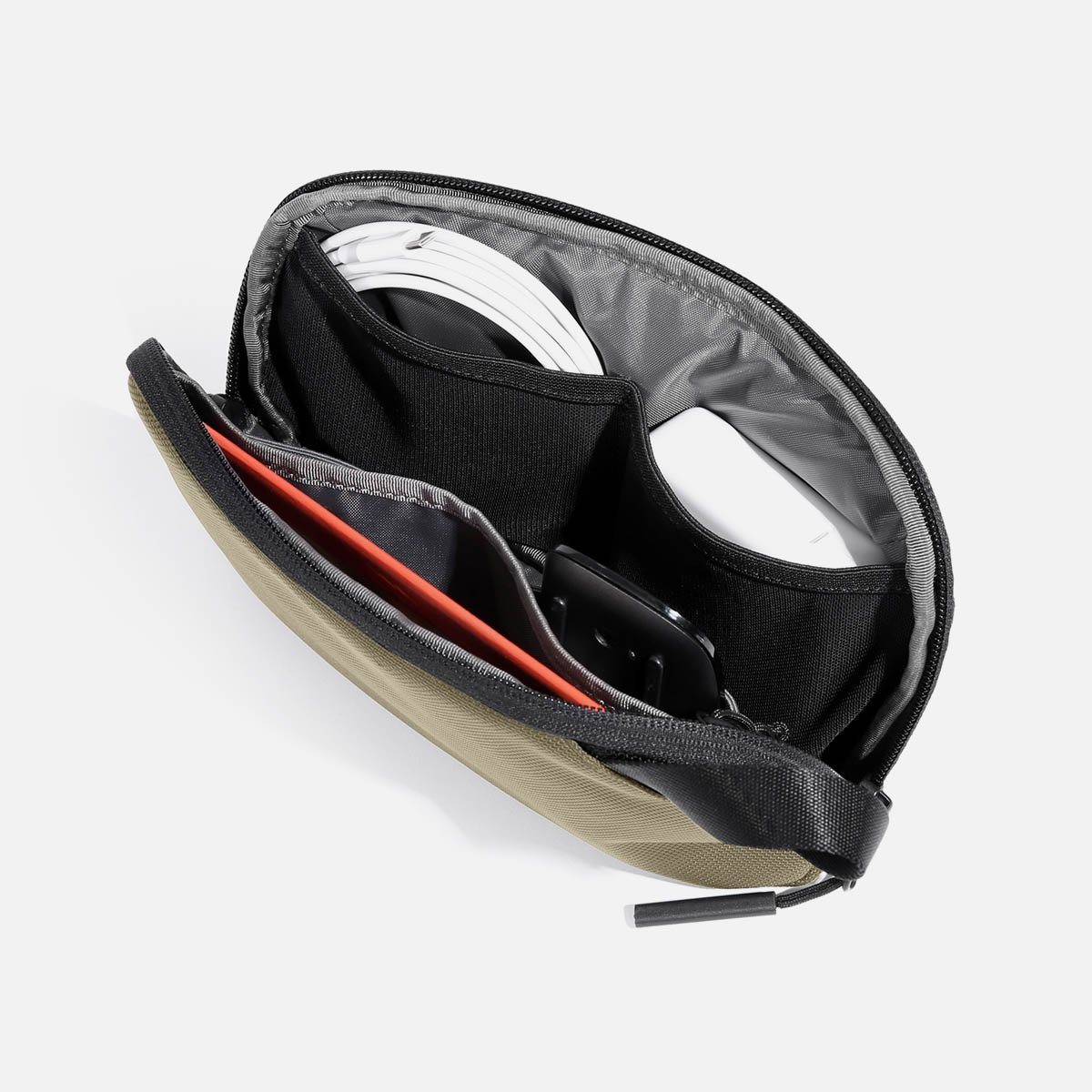 Aer Slim Pouch Black ガジェットポーチ Slim Pouch – Aer