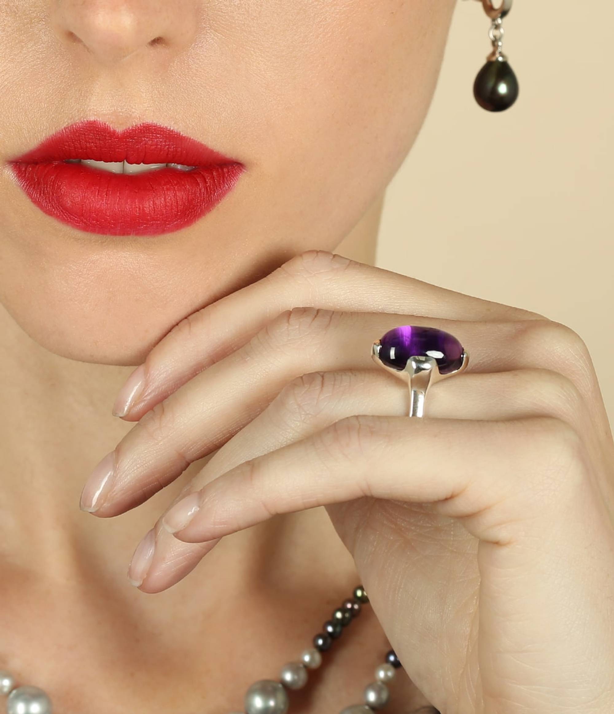 Bardot Ring in silver with amethyst, worn