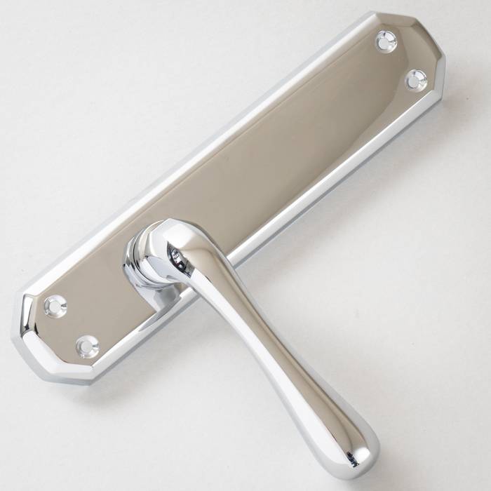 Polished Chrome Door Handles On Backplate Suffolk Latch Company 5793