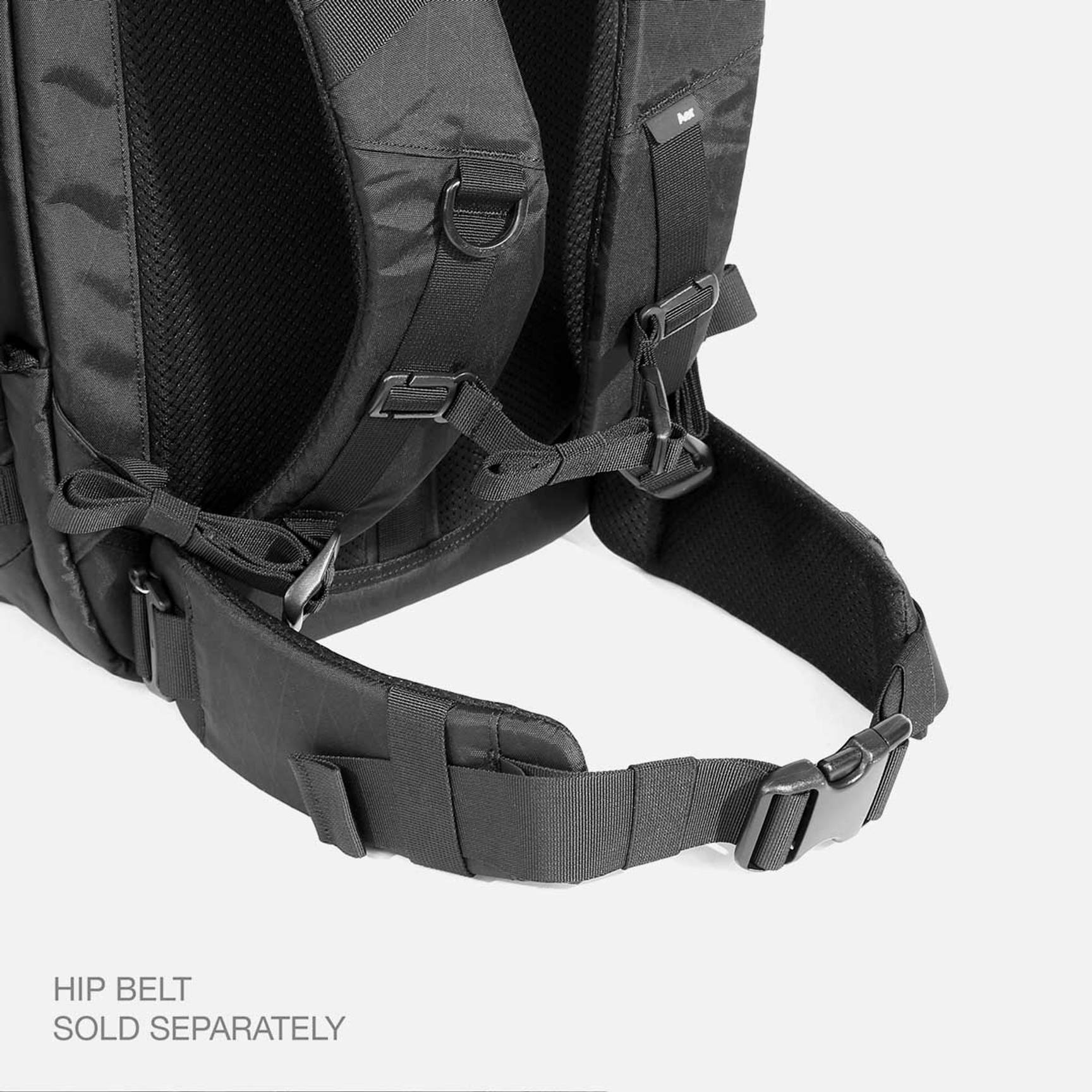 https://cld.accentuate.io/39727833284704/1689827696342/AER29033_travelpack3small_xpac_hipbelt2.jpeg?v=1689827696342&options=w_1728