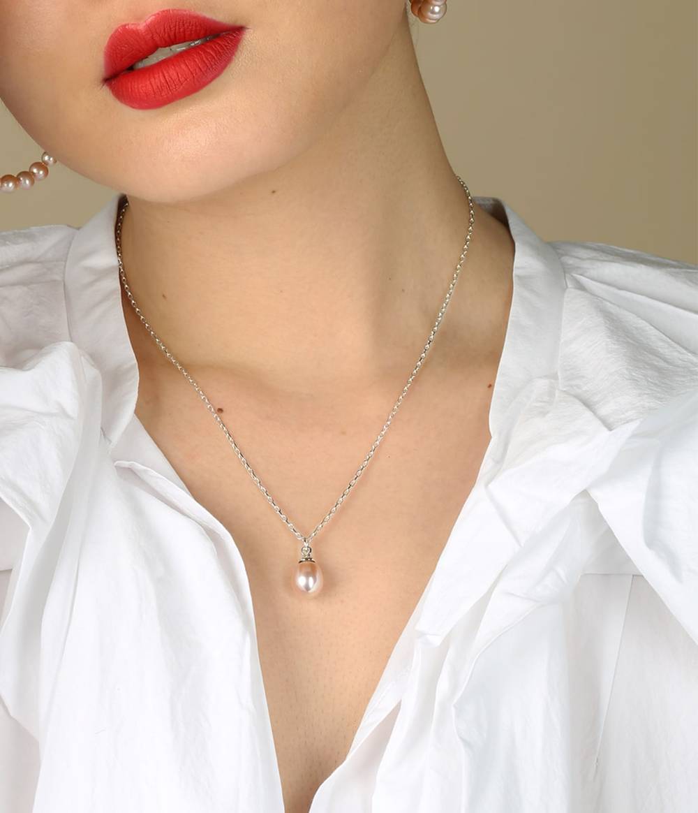 Vermeer Pearl Drop Necklace