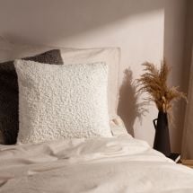 cushions. Minimalist Home Style
