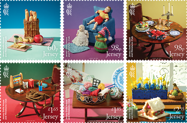 Miniature online dollhouse clubs