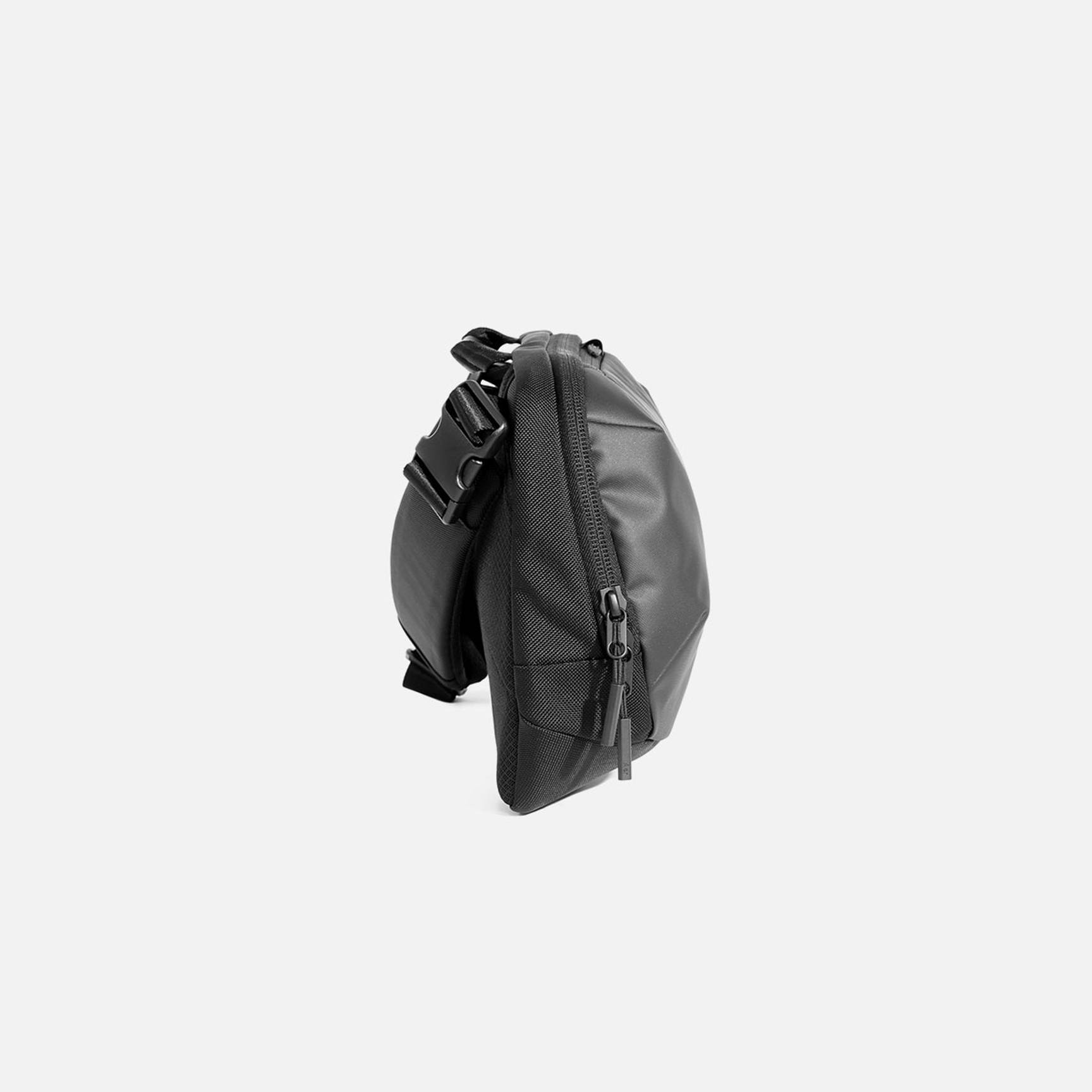 SHIPSベッチュウ】Aer: TECH スリング ショルダーバッグ 「SHIPS