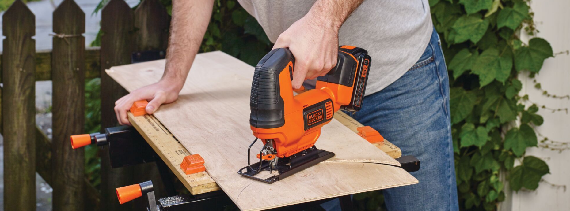 BLACK+DECKER 7 Amp Electric Reciprocating Saw with Removable Branch Holder  (BES301K)