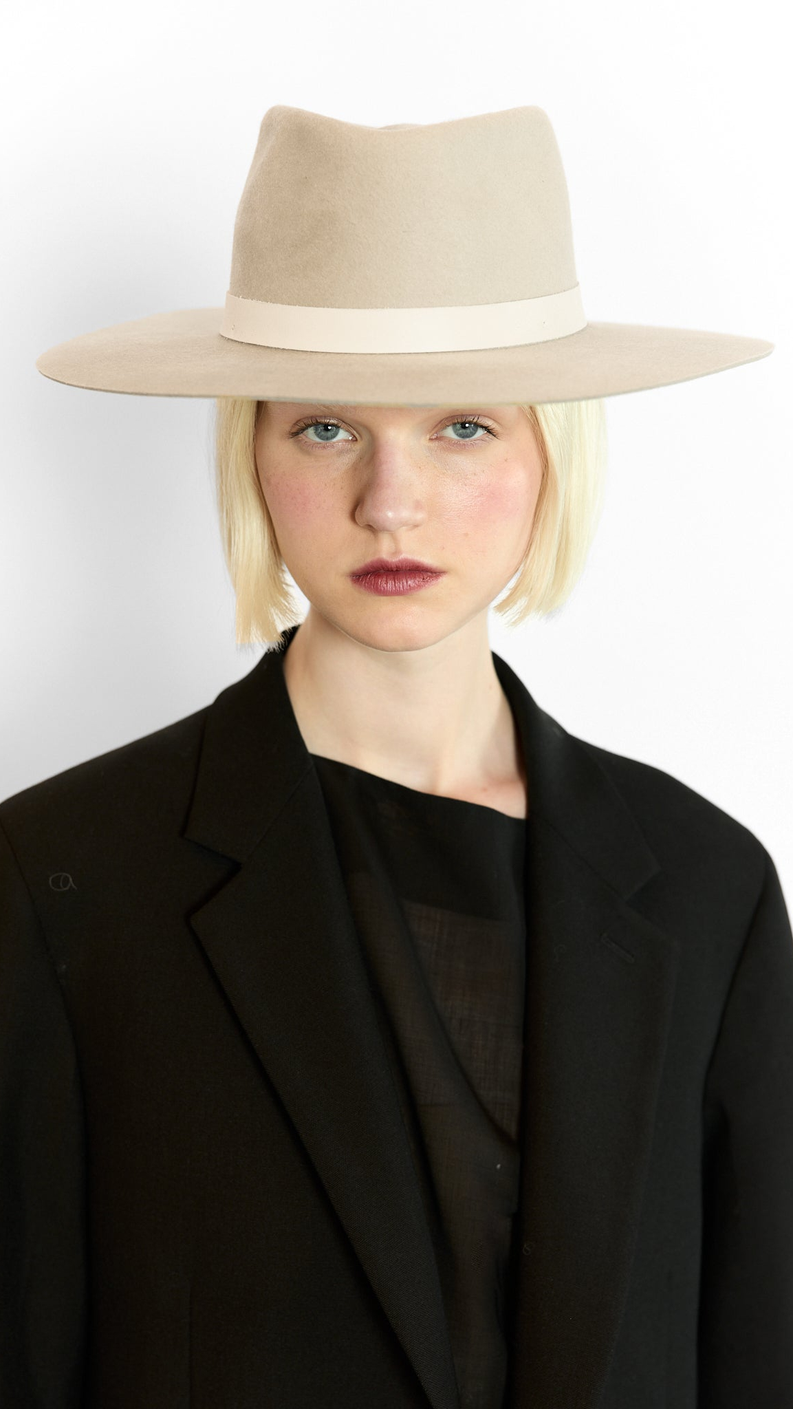 Janessa Leone Waverly Hat in Black | two birds