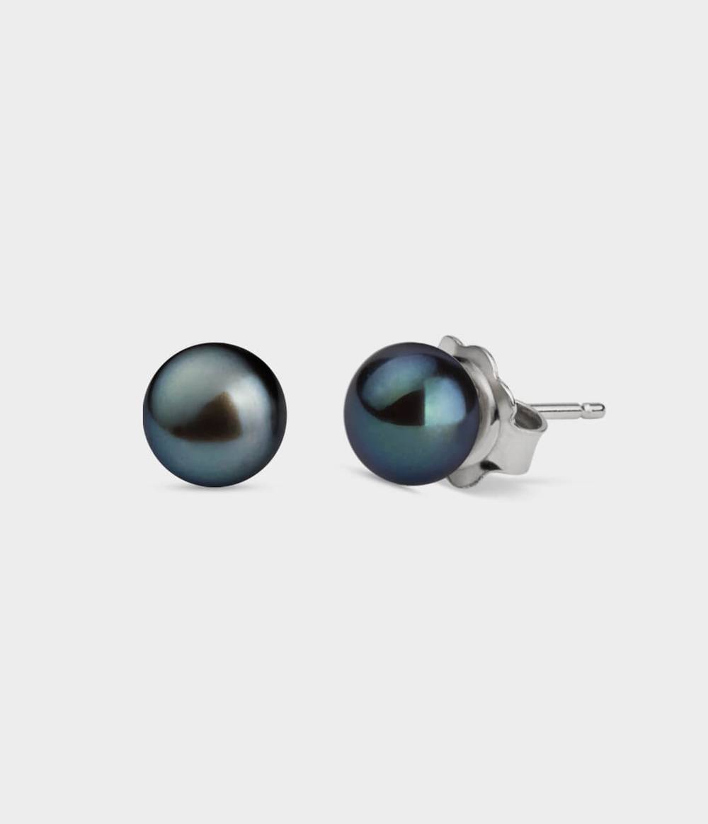 Button Pearl Studs