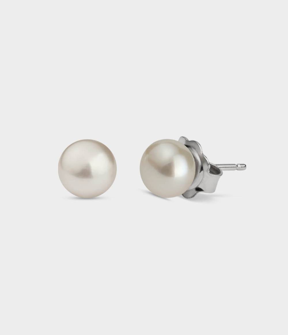 Button Pearl Studs